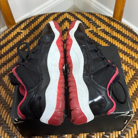 Jordan 11 Low Bred 11C 505835-012 - Picture 5 of 7